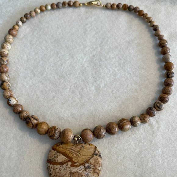 Lee Sands Sand stone heart and bead necklace - Picture 2 of 4